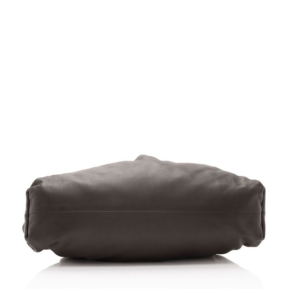 Bottega Veneta Calfskin The Pouch Clutch - Picture 4 of 13